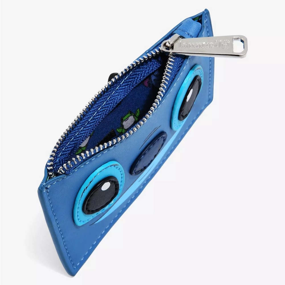Loungefly Lilo & Stitch Frog Cardholder - Picture 3 of 5